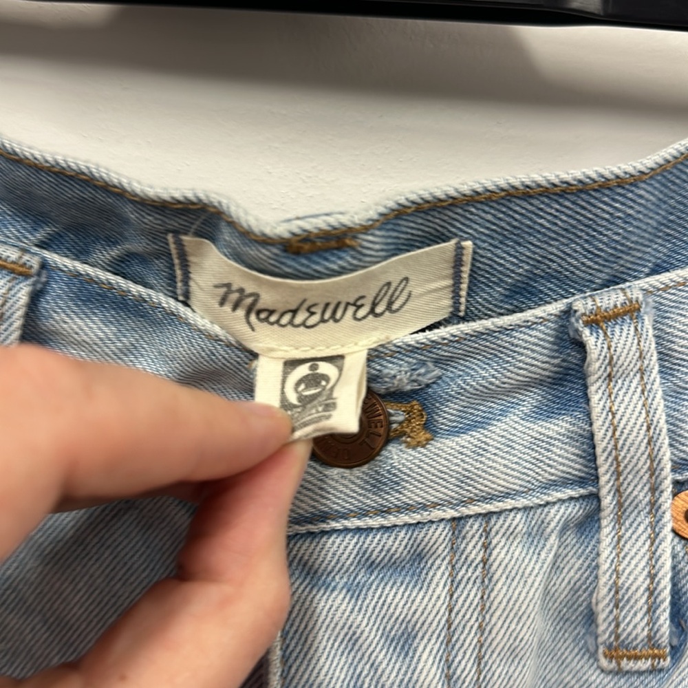 Madewell curvy relaxed denim shorts frayed hem 27 - Picture 3 of 7